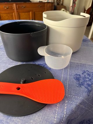 Arrocera Microondas Roja y Blanca