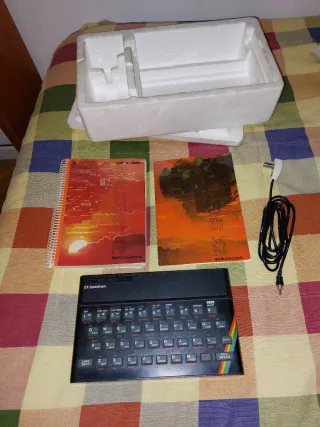 Sinclair ZX Spectrum completo en caja