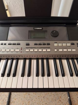 Yamaha PSR E443 Teclado Portátil