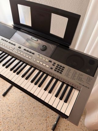 Yamaha PSR E443 Teclado Portátil