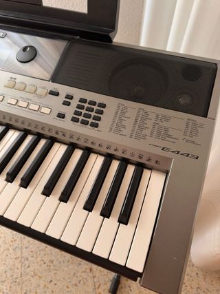 Yamaha PSR E443 Teclado Portátil