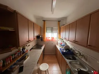 Muebles de madera y cristal y armarios