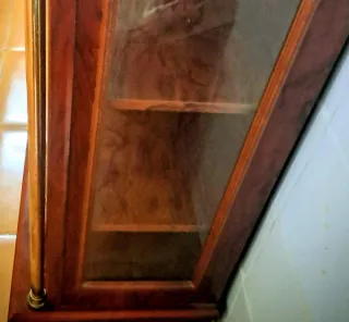 Vitrina Clásica Madera y Cristal