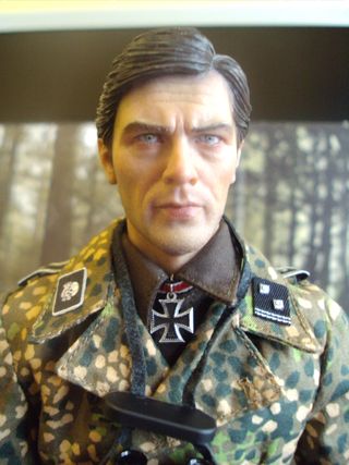 FIGURE PANZER TOTENKOPF, CAMO, 1/6 DID, WW2.