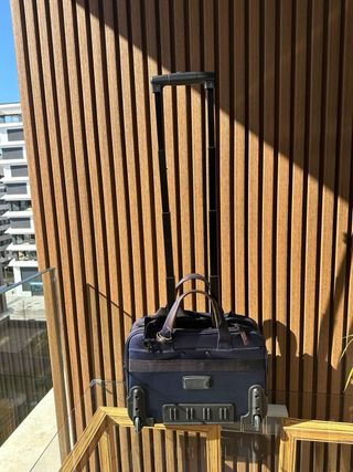 Maletín portátil azul marino y marrón