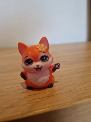 Muñeca Enchantimals Zorro con Mascota