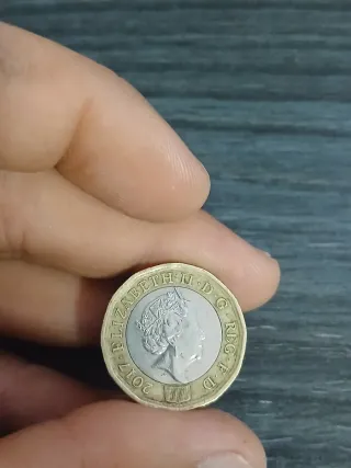 Moneda One Pound