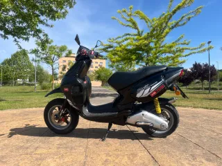 Aprilia Rally 50 Scooter Negra
