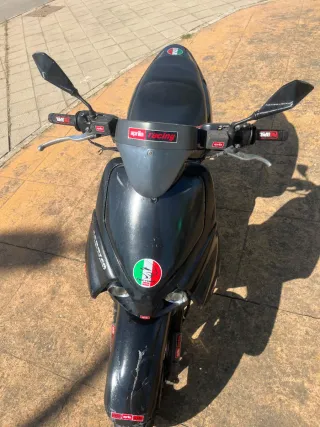 Aprilia Rally 50 Scooter Negra
