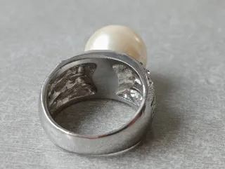 Anillo de alta bisutería perla- pequeños brillante