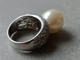 Anillo de alta bisutería perla- pequeños brillante