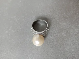 Anillo de alta bisutería perla- pequeños brillante