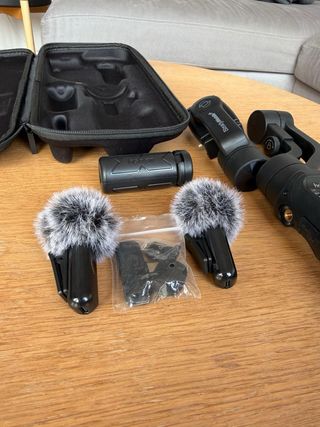 Gimbal Estabilizador HOHEM con Micrófonos