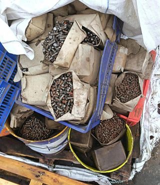 Lote de Remaches de Hierro Antiguos - Forja