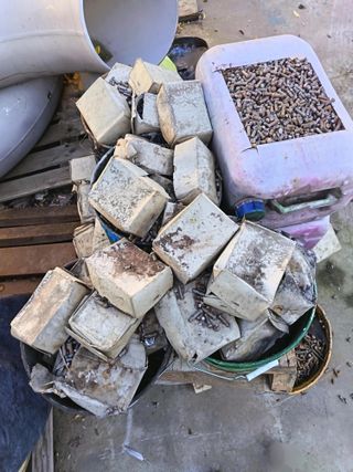 Lote de Remaches de Hierro Antiguos - Forja