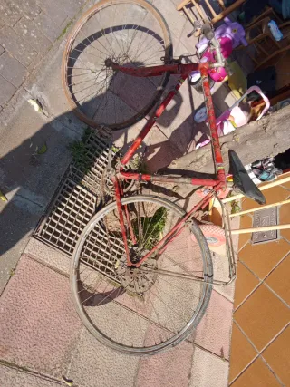 Bicicleta Nico Richart Roja para restaurar