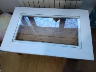 Mesa de centro de madera y cristal