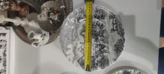 Set di piatti antichi in ceramica e porcellana