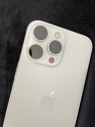 iPhone 16 Pro Max Blanco Unico dueño, cargador