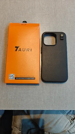 Funda iPhone 16 Pro TAURI Negra