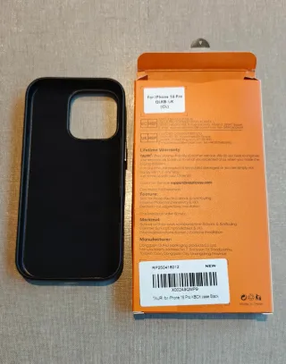 Funda iPhone 16 Pro TAURI Negra