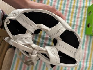 Casco de boxeo blanco