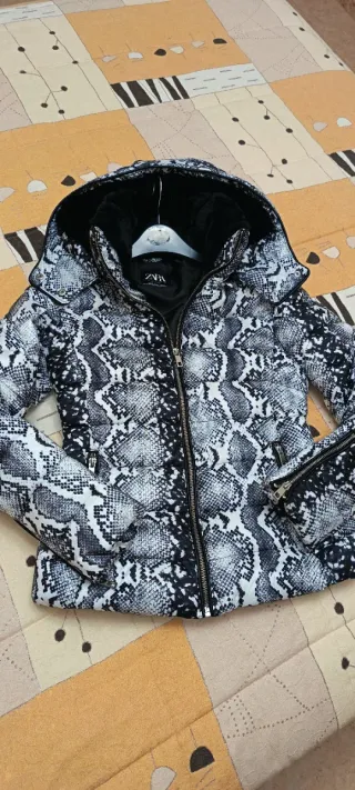 Chaqueta acolchada diseño ZARA