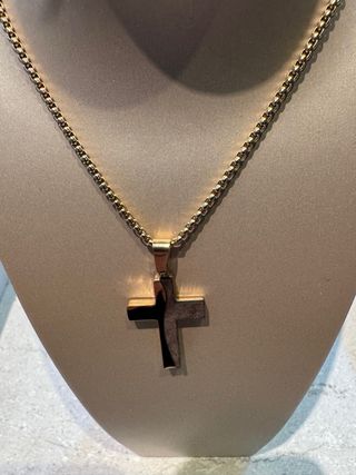 Collana con croce in acciaio e legno