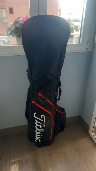 Bolsa de palos de golf Titleist negra