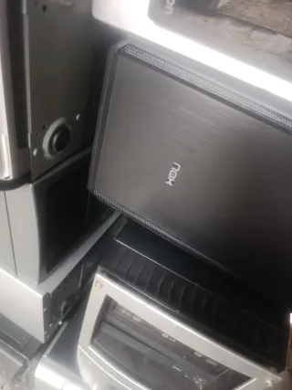 10 Torres de Ordenador y 2 pantallas