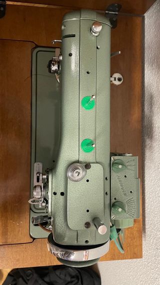 Máquina de coser Refrey