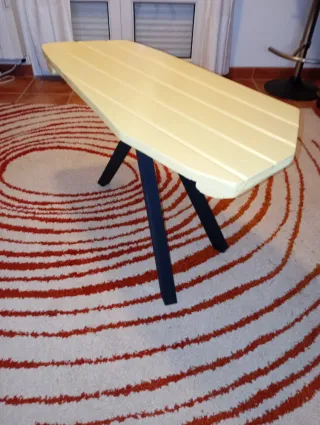 Mesa baja tres patas