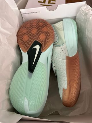 Nike G.T. CUT 3 Oro y Verde Azulado