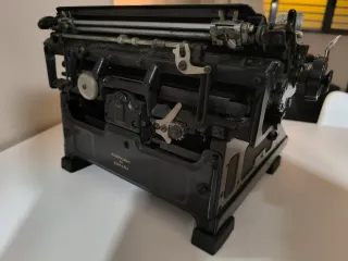 Máquina de escribir Olivetti M40 Antigua IMPECABLE