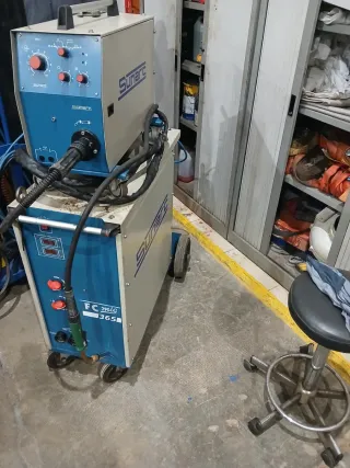 Extractor de aire industrial amarillo .compres