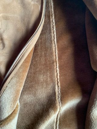 Abrigo Zara capucha piel vuelta sintética