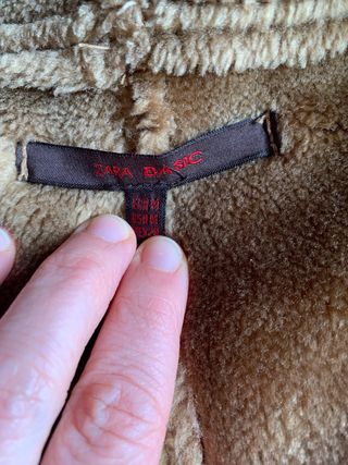 Abrigo Zara capucha piel vuelta sintética