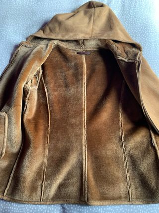 Abrigo Zara capucha piel vuelta sintética