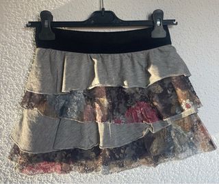 Falda BSK volantes y blonda