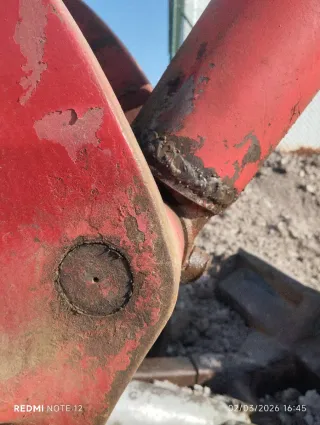 Excavadora  takeuchi tb 145