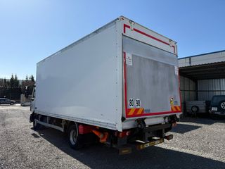 Camión RENAULT D 210