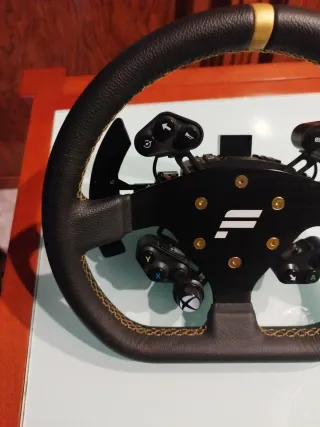 Volante Fanatec con botones Xbox
