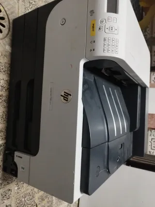 Impresora HP LaserJet Enterprise 700 M712dn