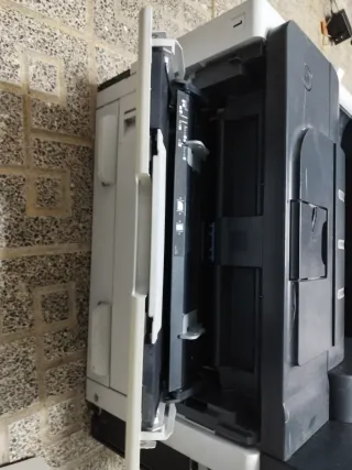 Impresora HP LaserJet Enterprise 700 M712dn