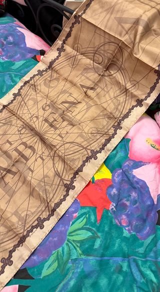 Foulard con disegno mappa