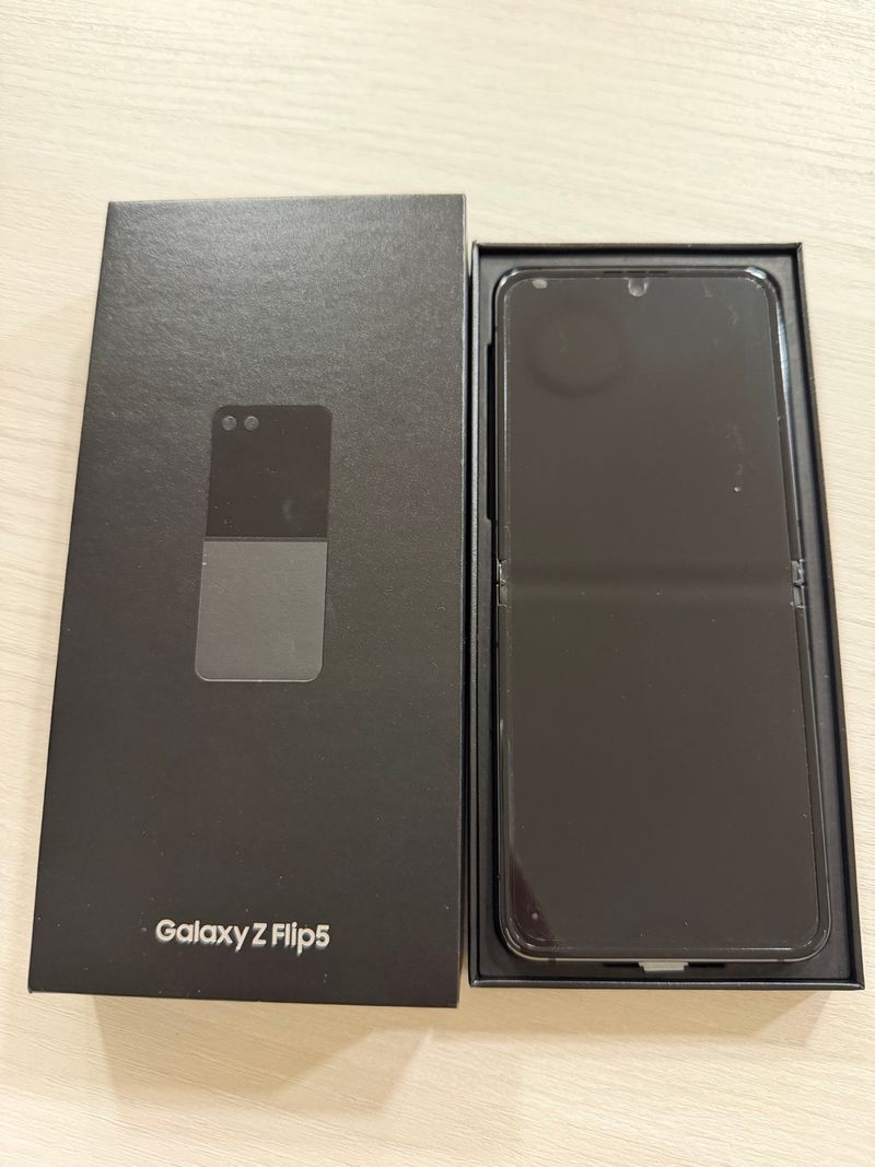 Samsung Galaxy Z Flip5 256GB + regalo fundas