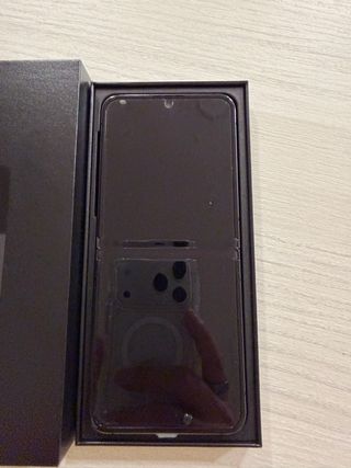Samsung Galaxy Z Flip5 256GB + regalo fundas