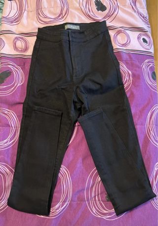 Pantalón vaquero negro