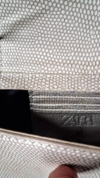 Bolso de mano y hombro beige