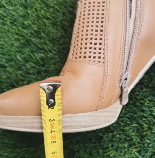 Botín tacón piel Nero Giardini beige